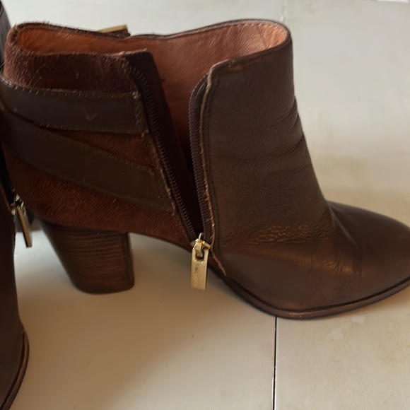 Women’s boots size 7 1/2 Louise et cie - Picture 3 of 6